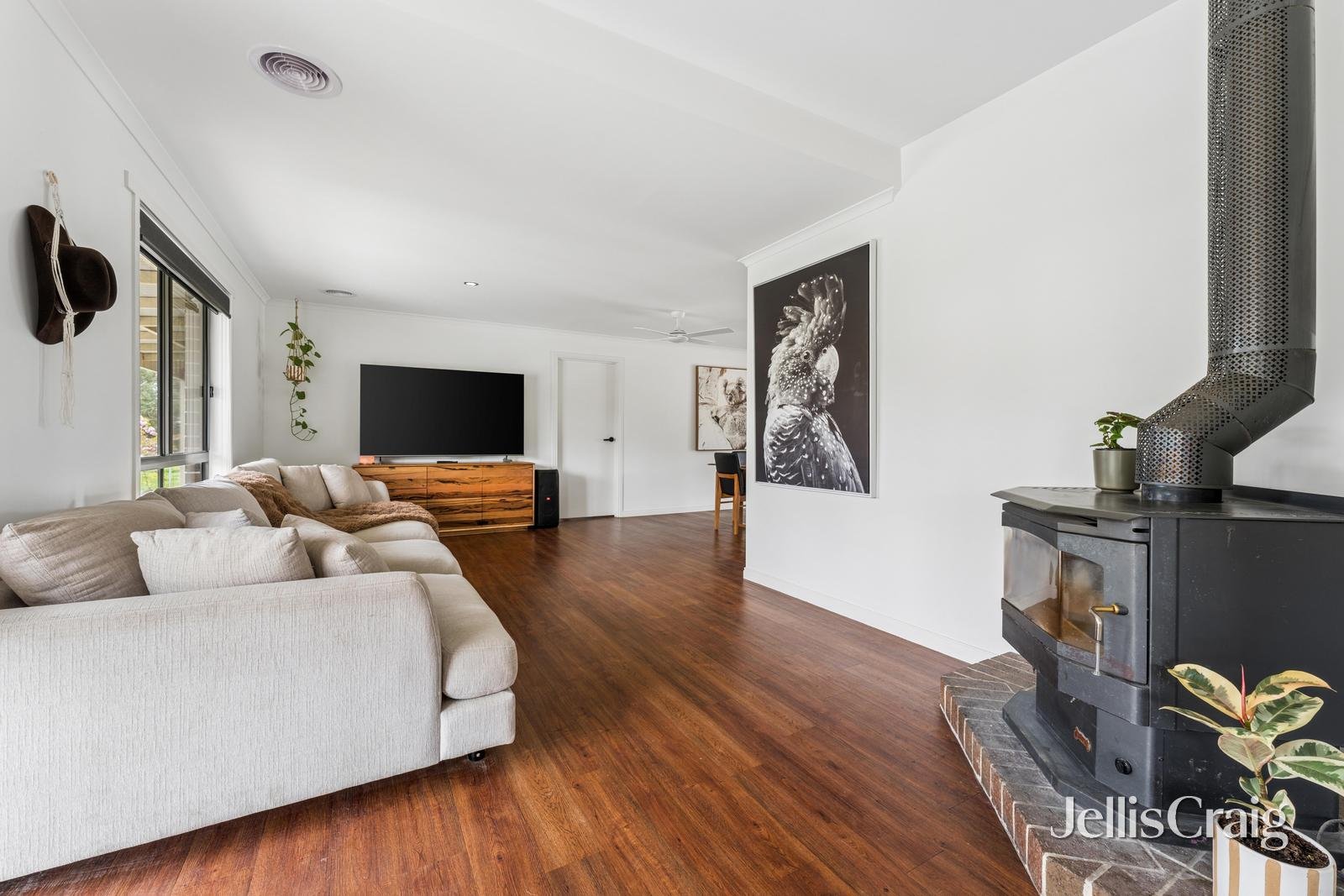 24 Richards Court, Scarsdale image 4