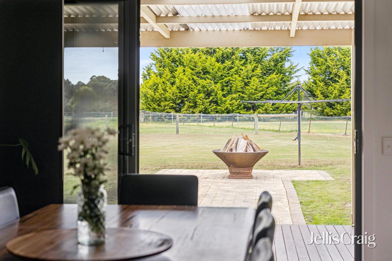 24 Richards Court, Scarsdale image 8
