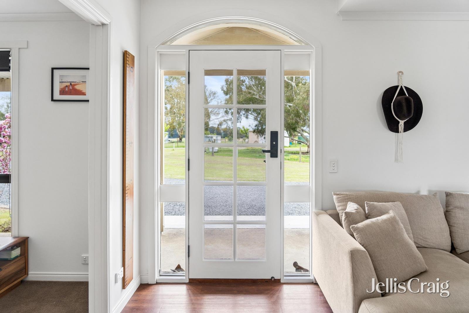 24 Richards Court, Scarsdale image 14