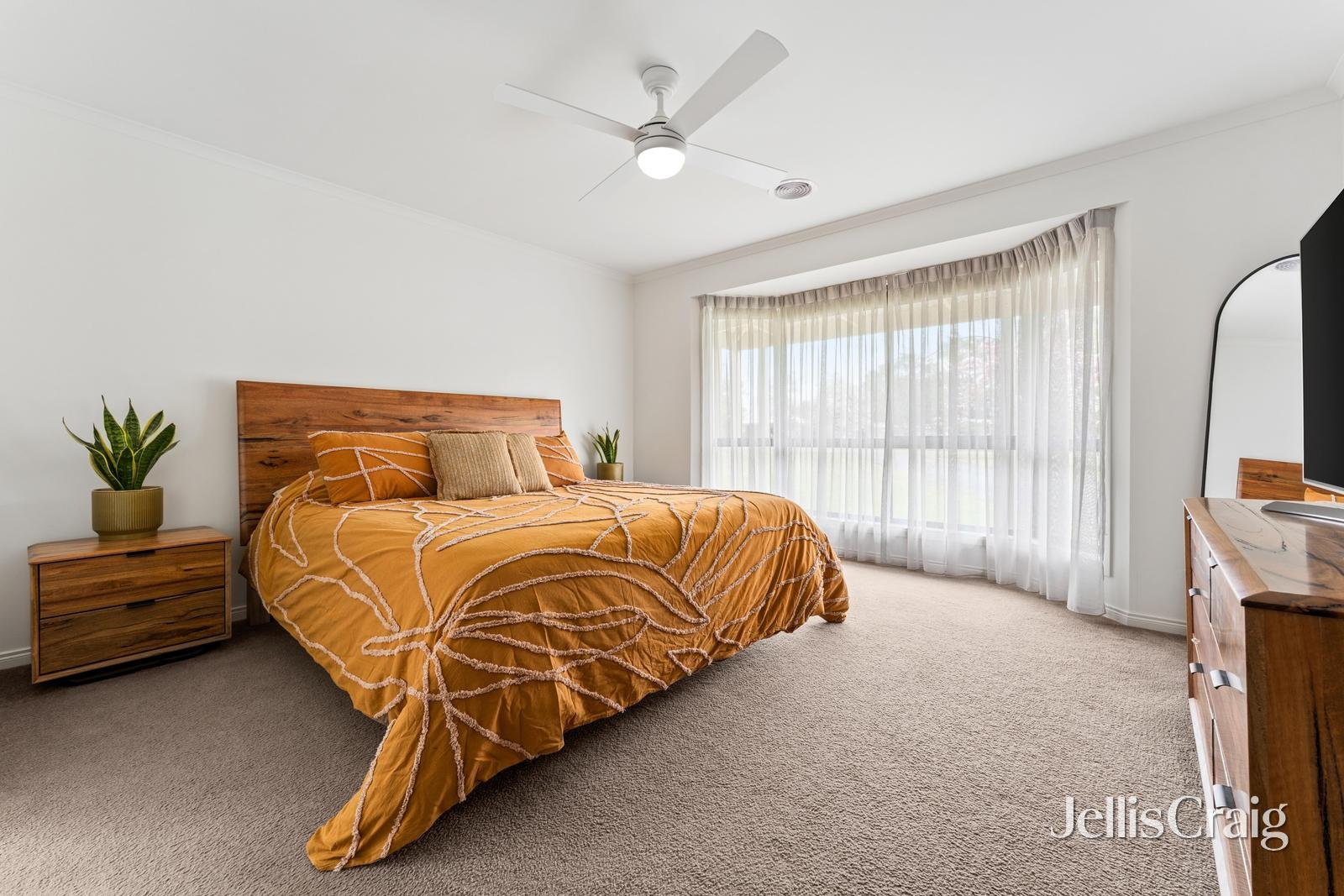 24 Richards Court, Scarsdale image 16