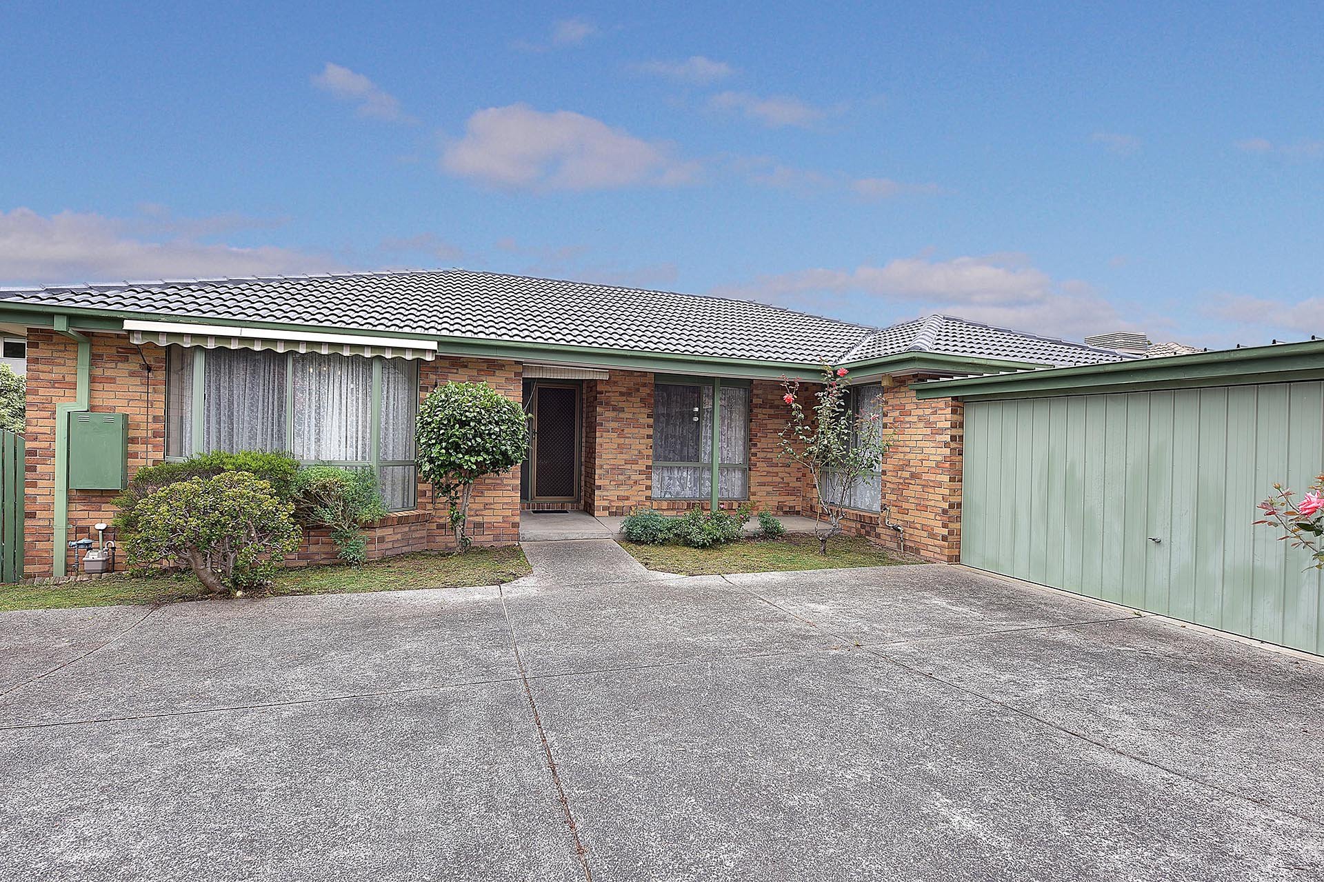 2/4 Rolls Court, Glen Waverley image 6