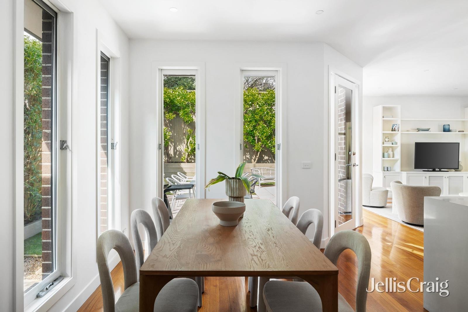 2/4 Rosedale Road, Glen Iris image 4