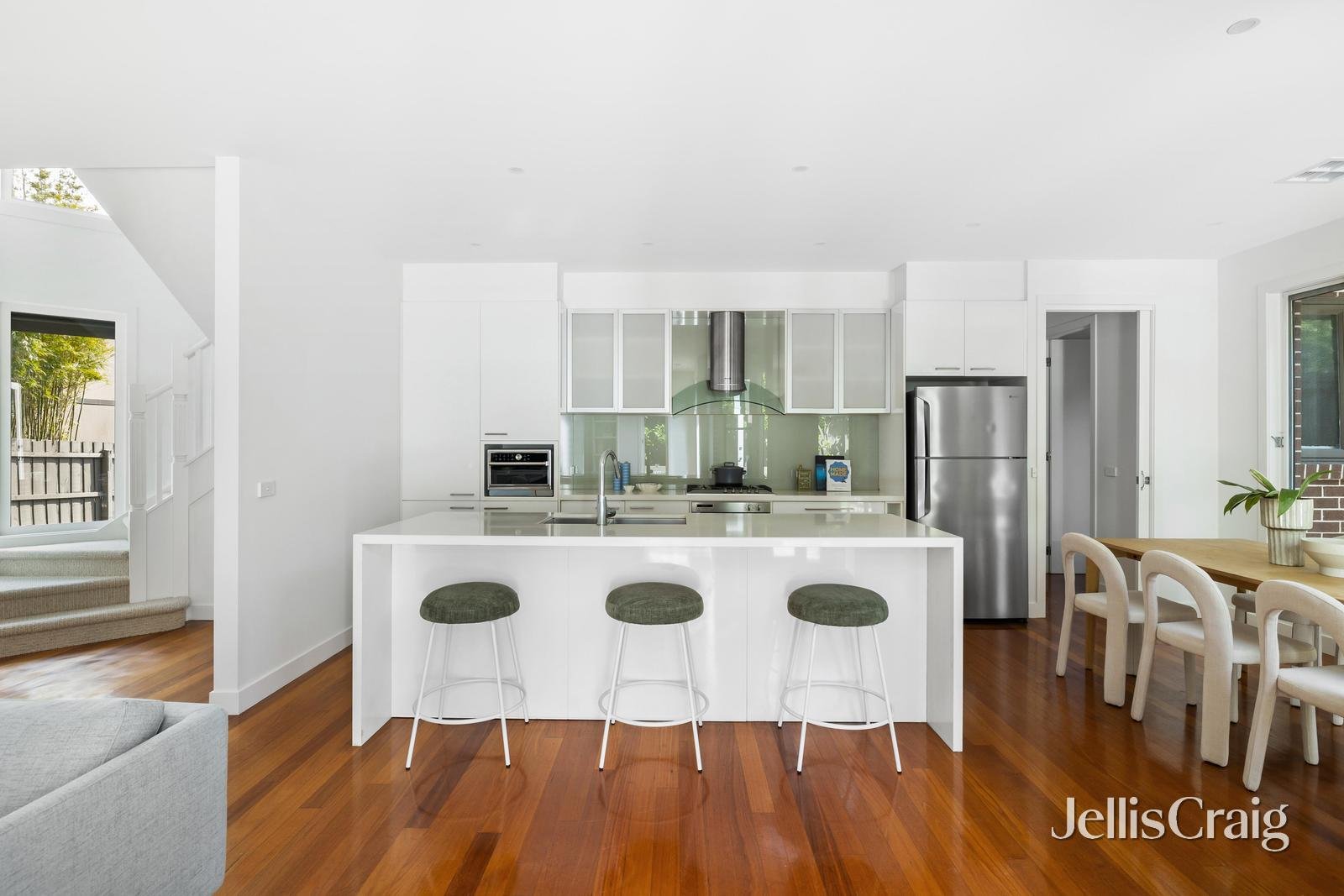 2/4 Rosedale Road, Glen Iris image 6