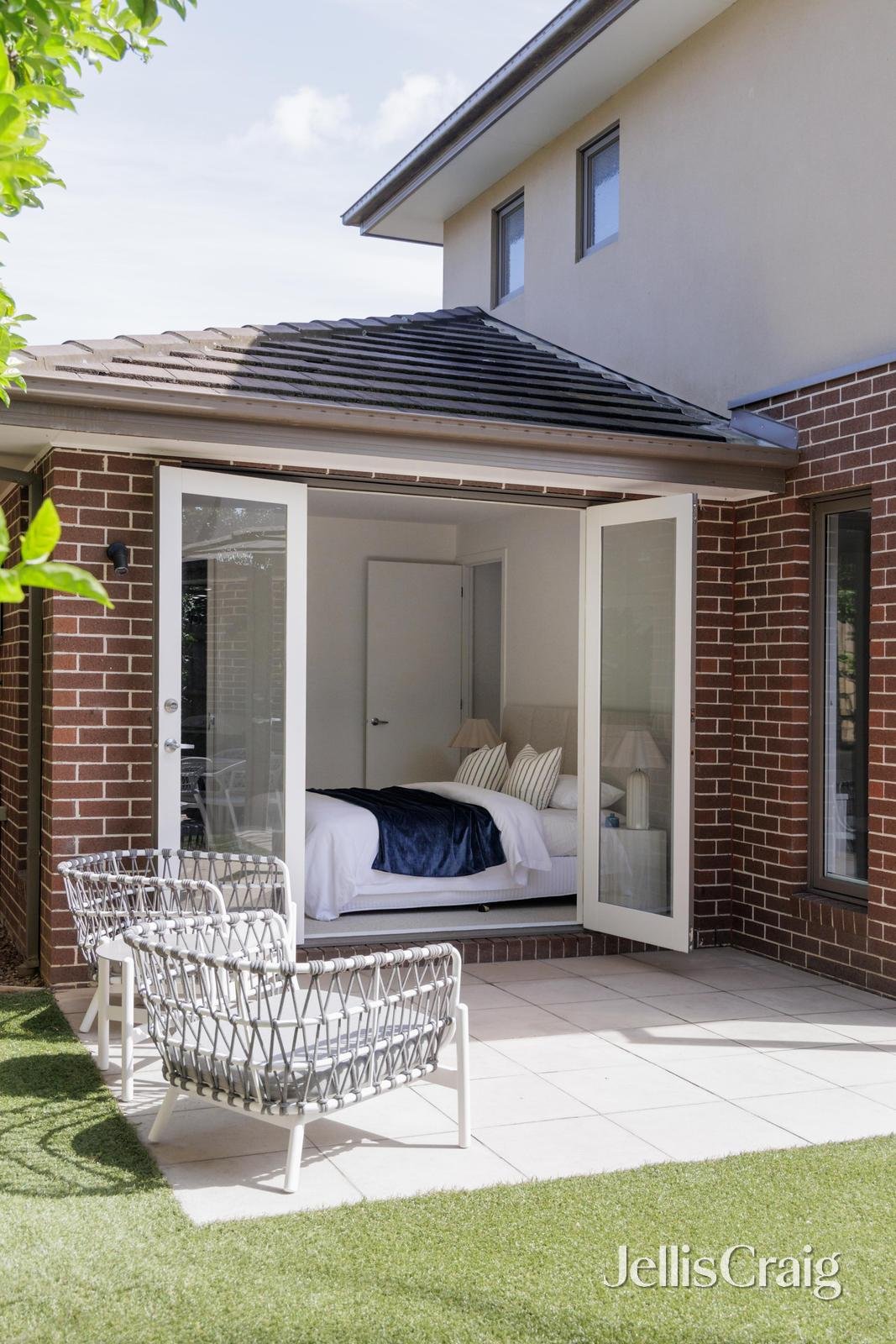 2/4 Rosedale Road, Glen Iris image 9