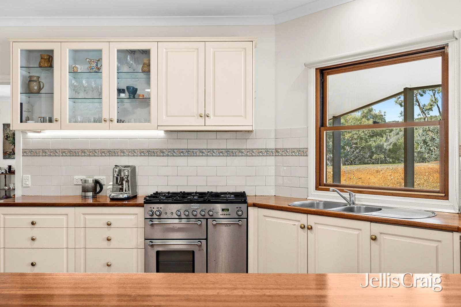 24 Ross Drive, Castlemaine image 7