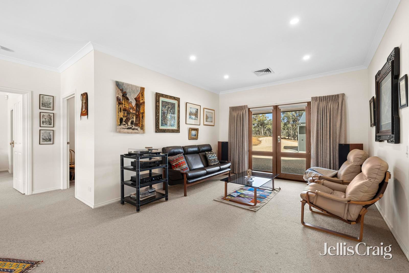 24 Ross Drive, Castlemaine image 10