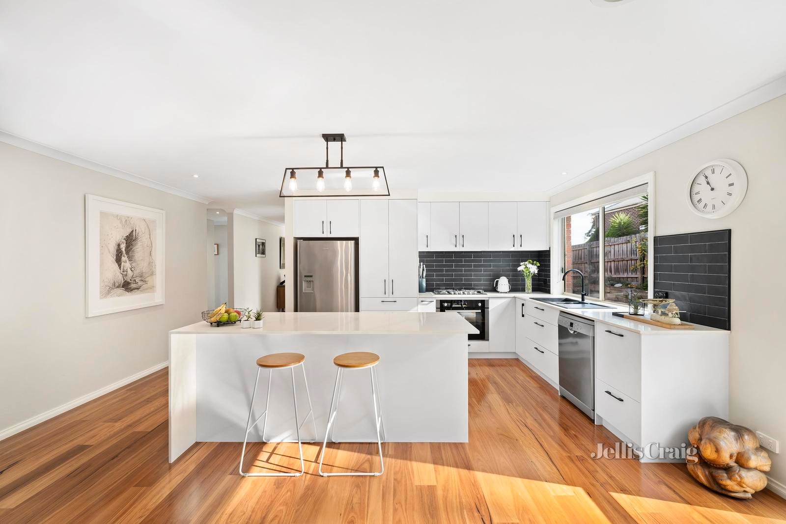 2/4 Ryrie Court, Lilydale image 6