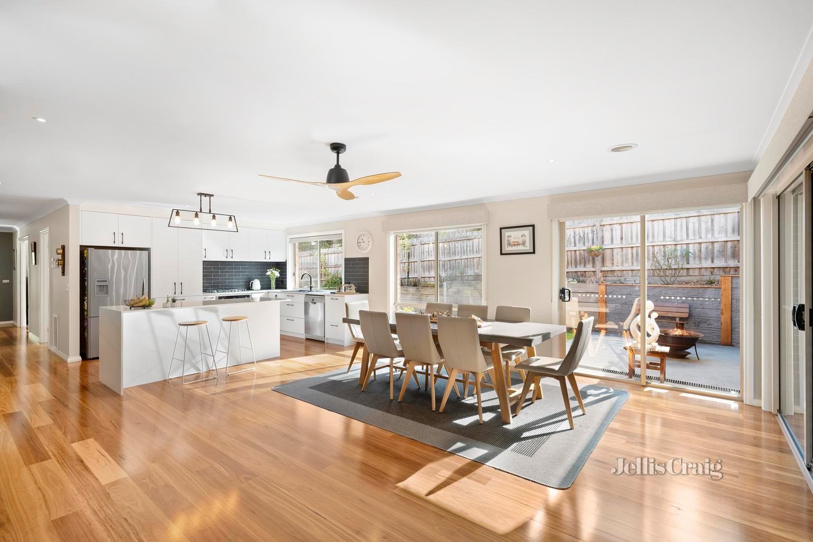 2/4 Ryrie Court, Lilydale image 7