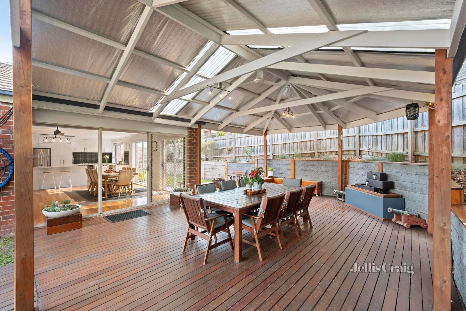 2/4 Ryrie Court, Lilydale image 18