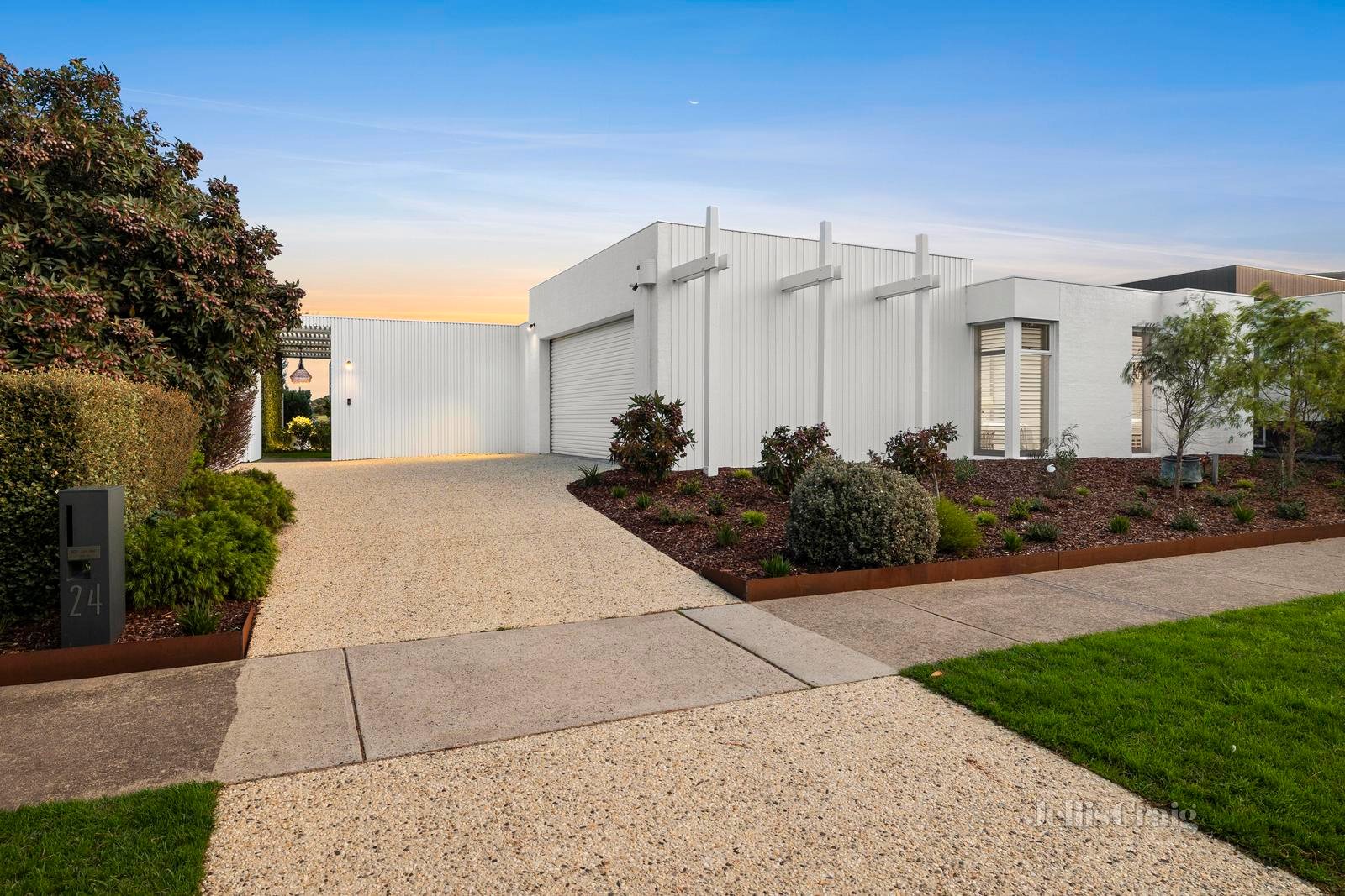 24 Sands Boulevard, Torquay image 1