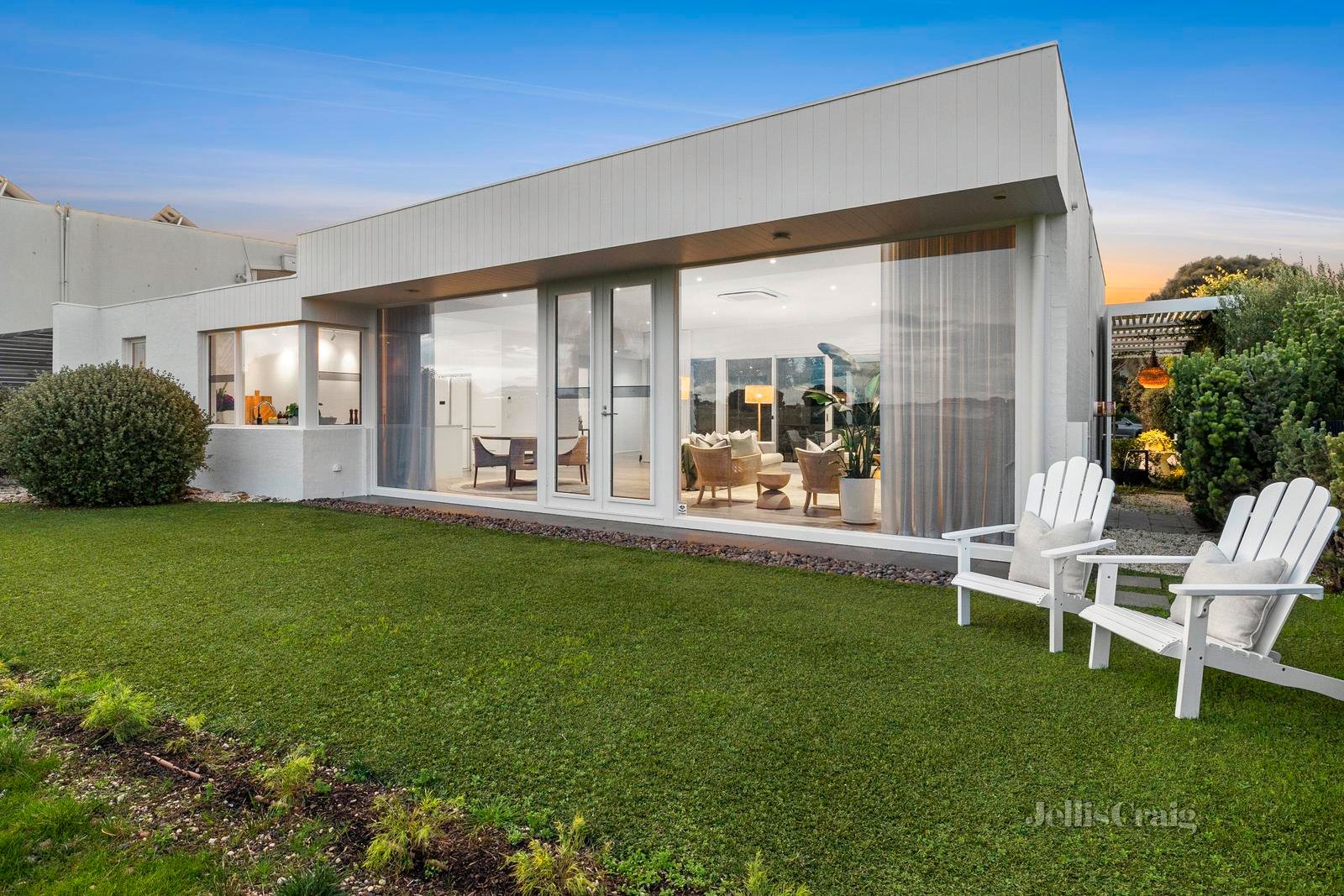 24 Sands Boulevard, Torquay image 17