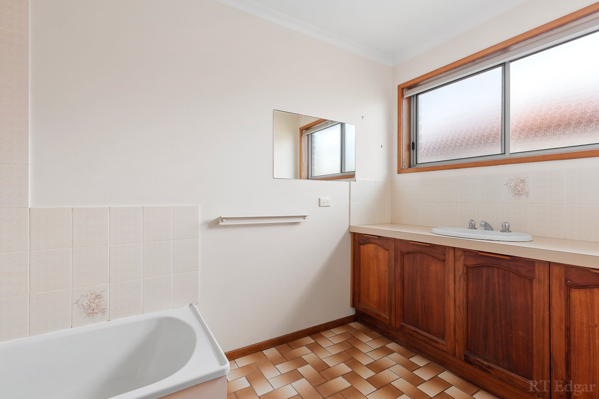 Property Gallery Thumbnail 8