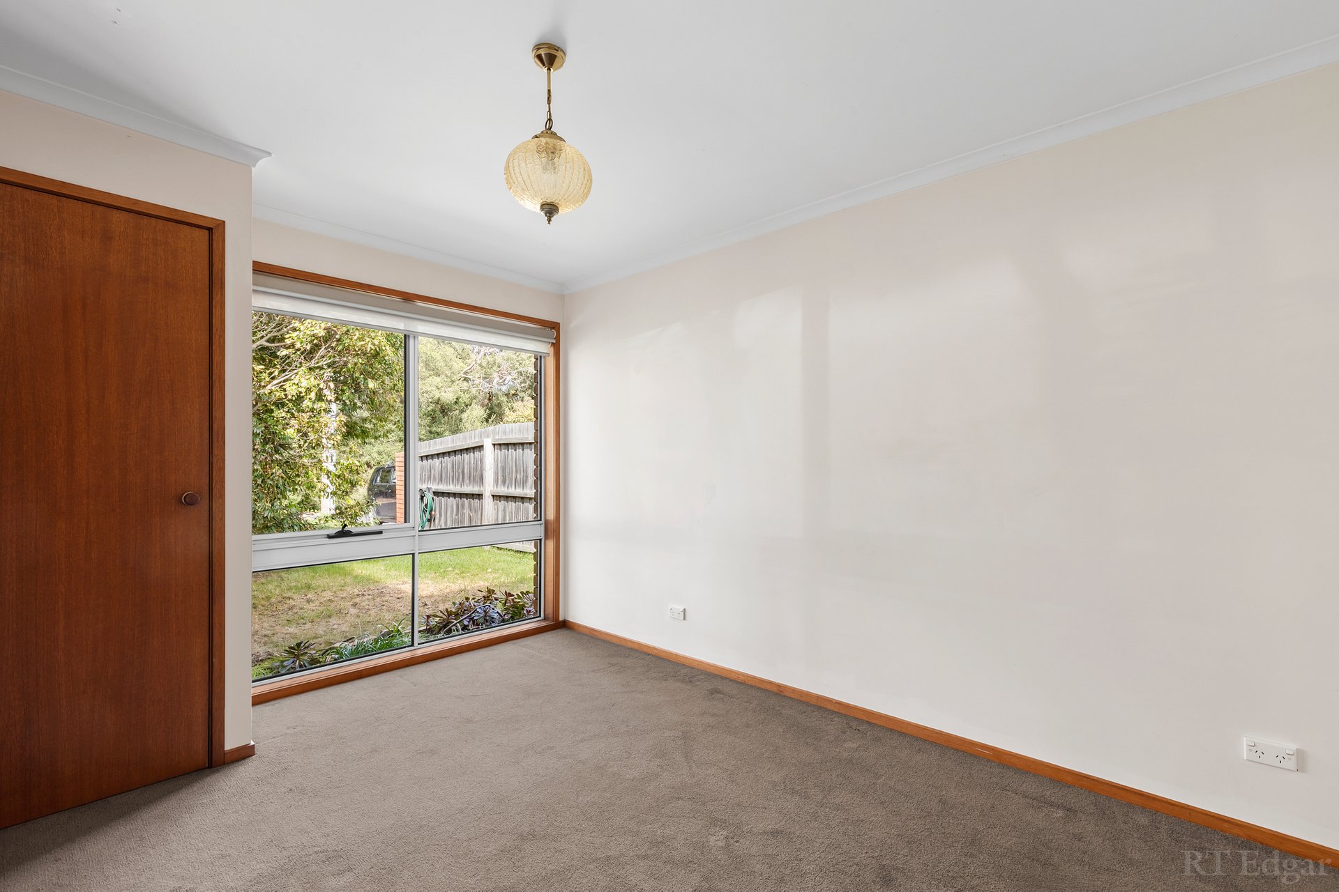 Property Gallery Thumbnail 9