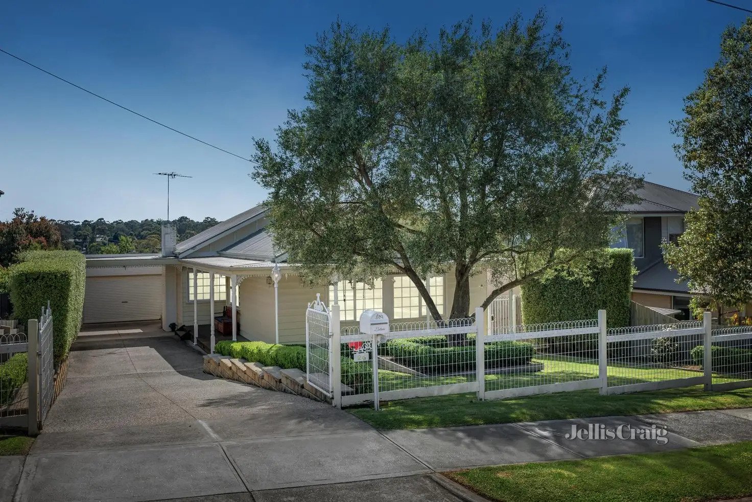 24 Silk Street, Rosanna image 1