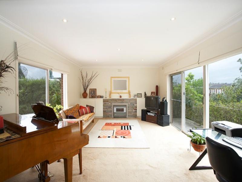 24 Singleton Road, Balwyn North image 2