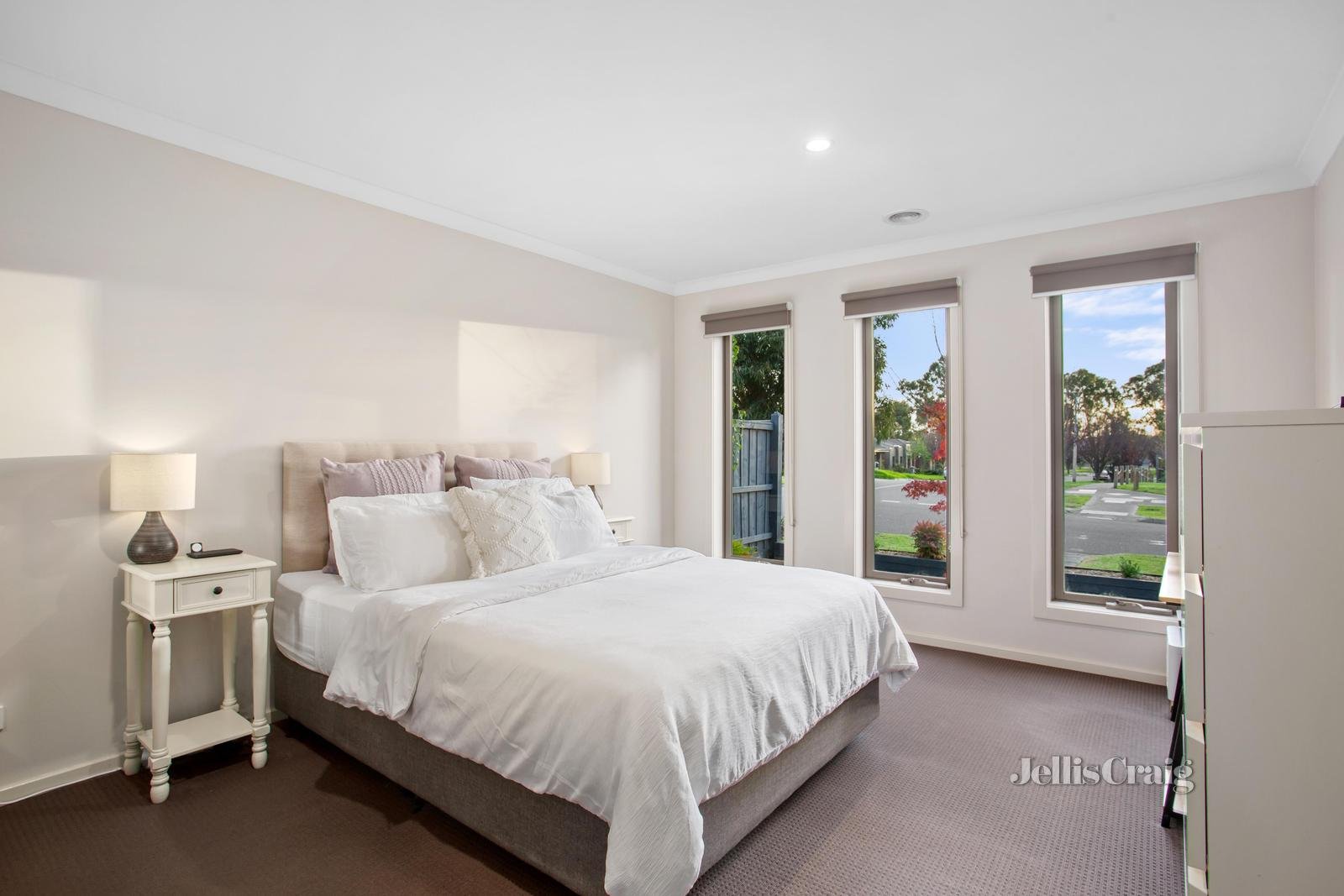 24 Sissinghurst Parade, Mernda image 2