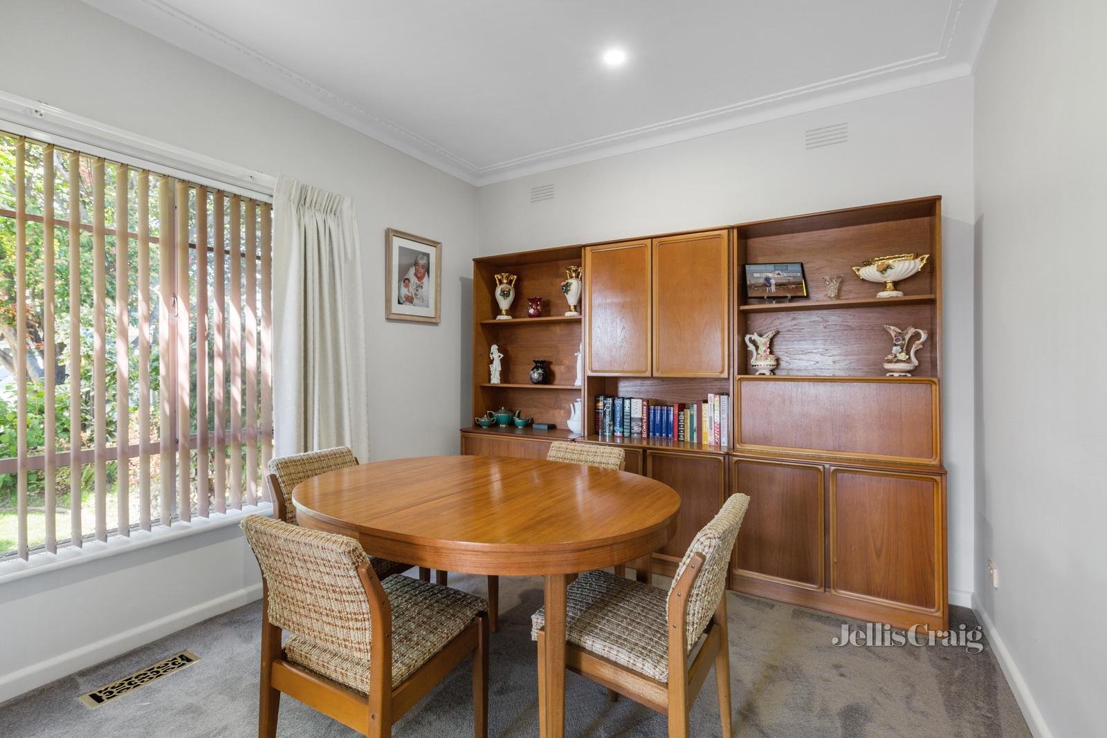 24 St Albans Street, Mount Waverley image 6