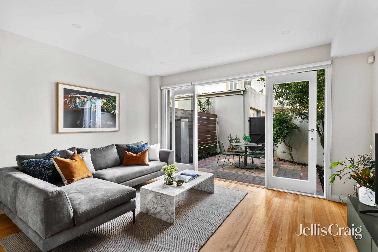 2/4 Stillman Street, Richmond image 2