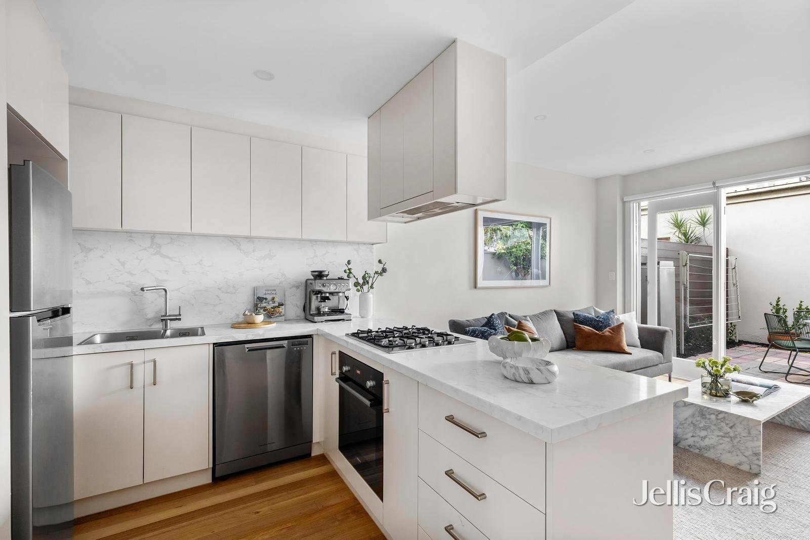 2/4 Stillman Street, Richmond image 4