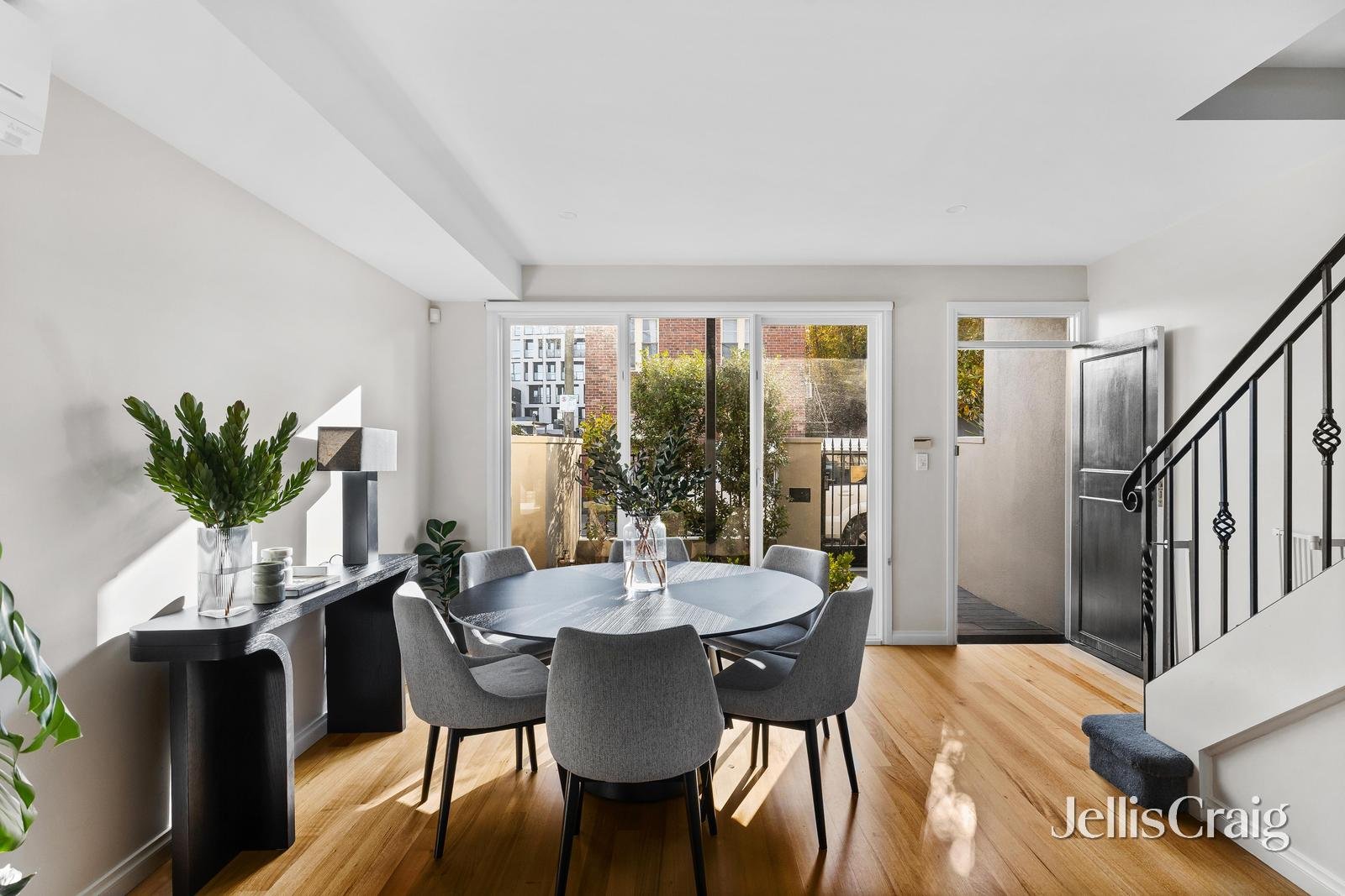 2/4 Stillman Street, Richmond image 5