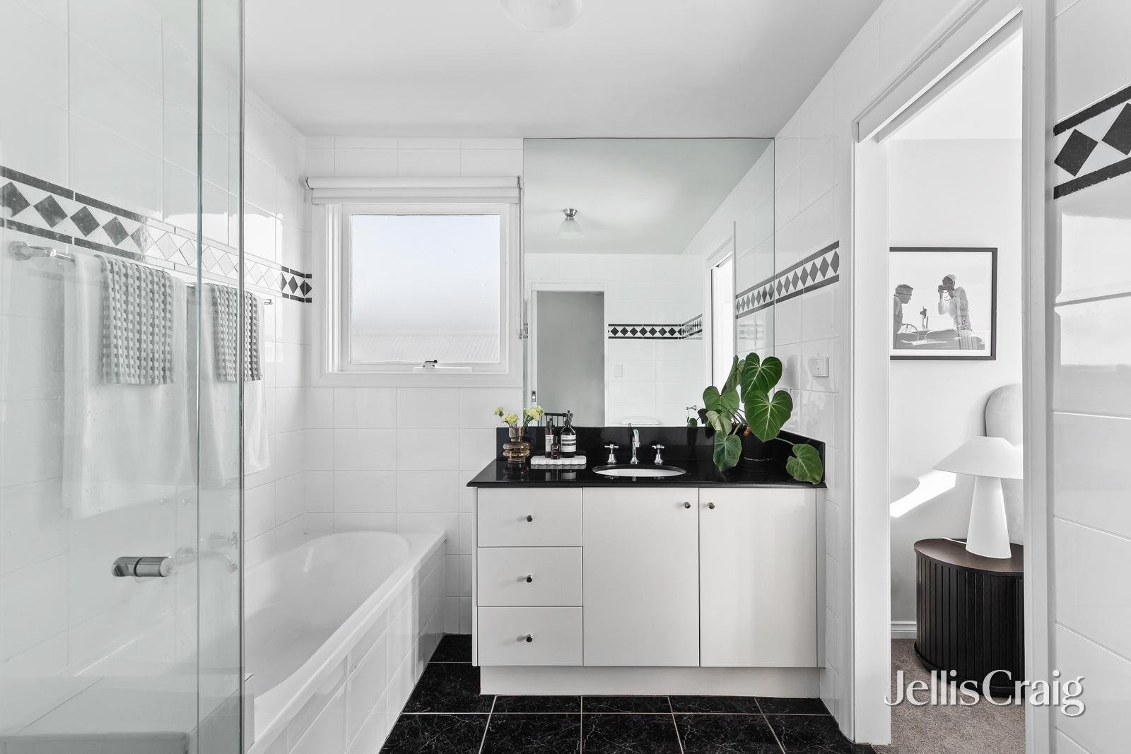 2/4 Stillman Street, Richmond image 8