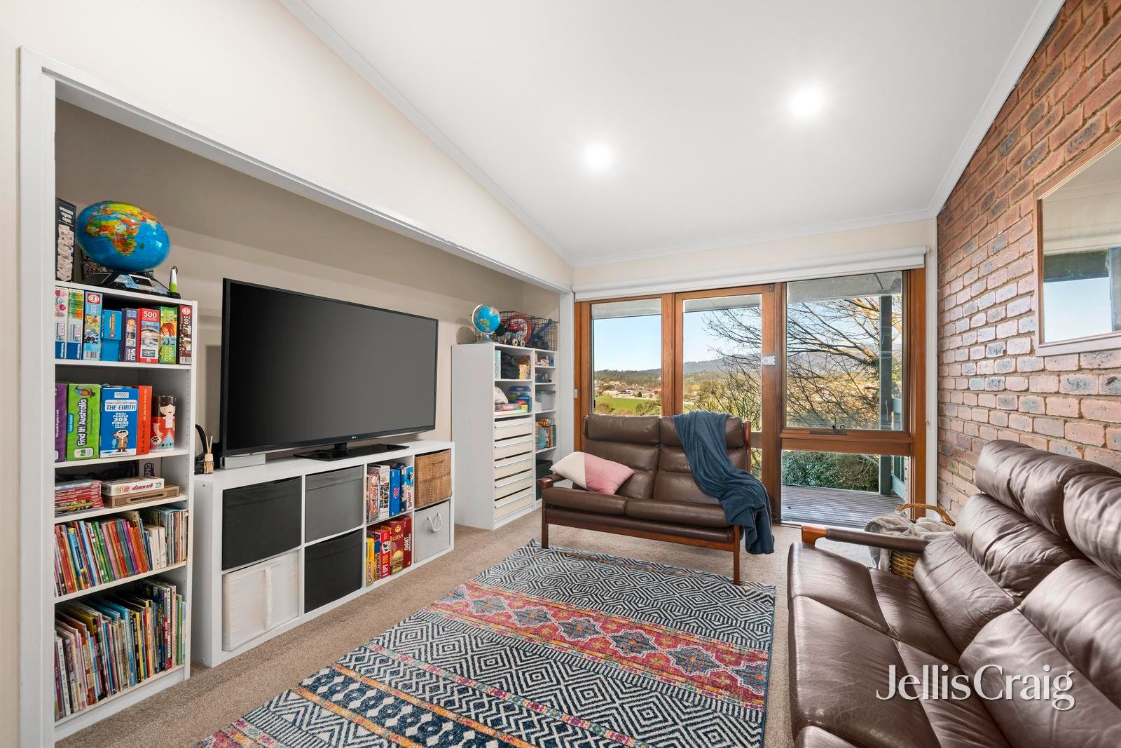24 Struan Avenue, Mooroolbark image 12