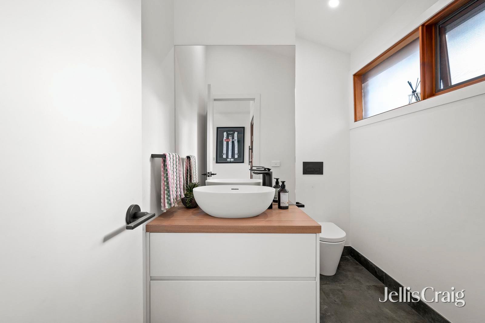 24 Struan Avenue, Mooroolbark image 20