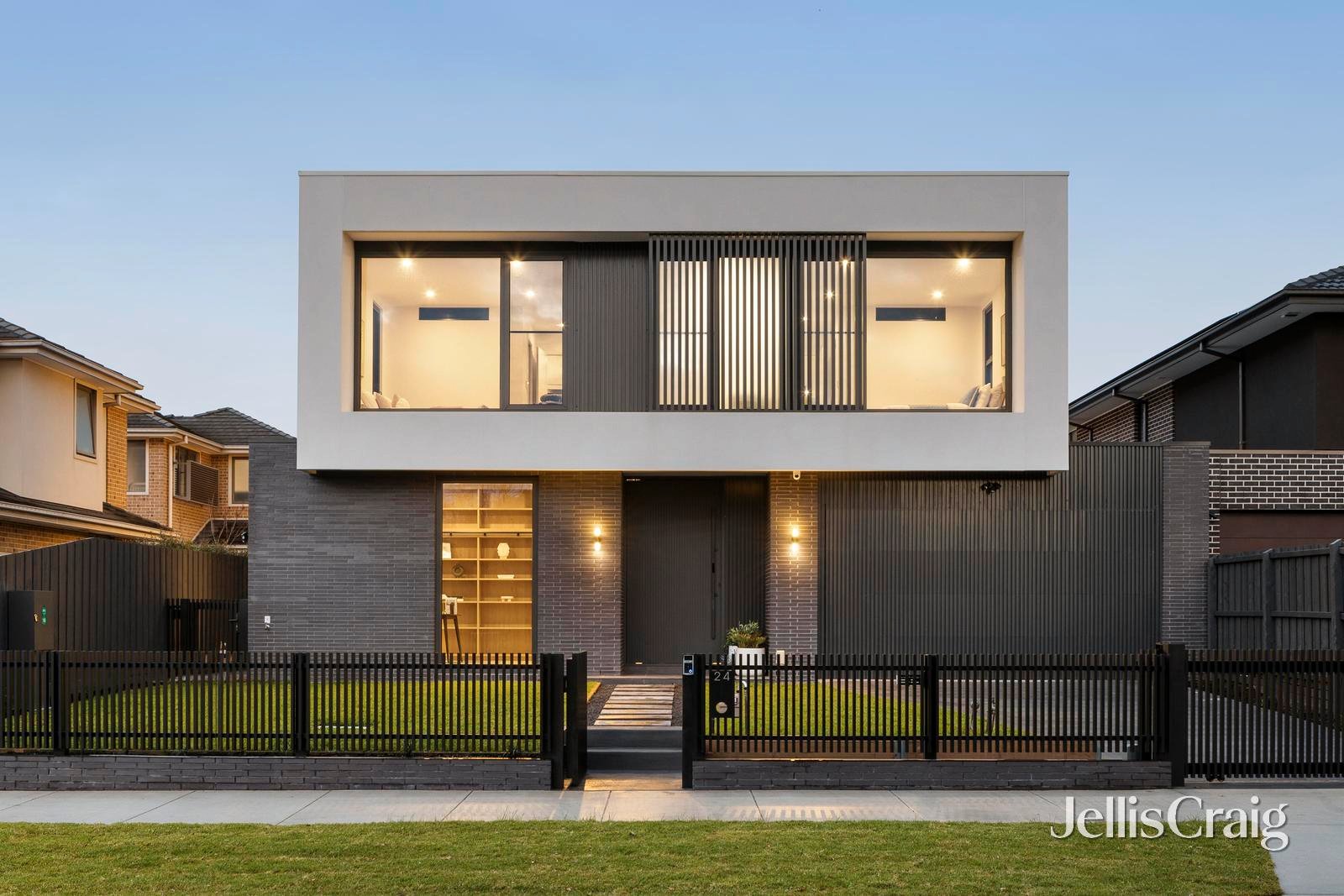 24 Sumersett Avenue, Oakleigh&nbsp;South image 1