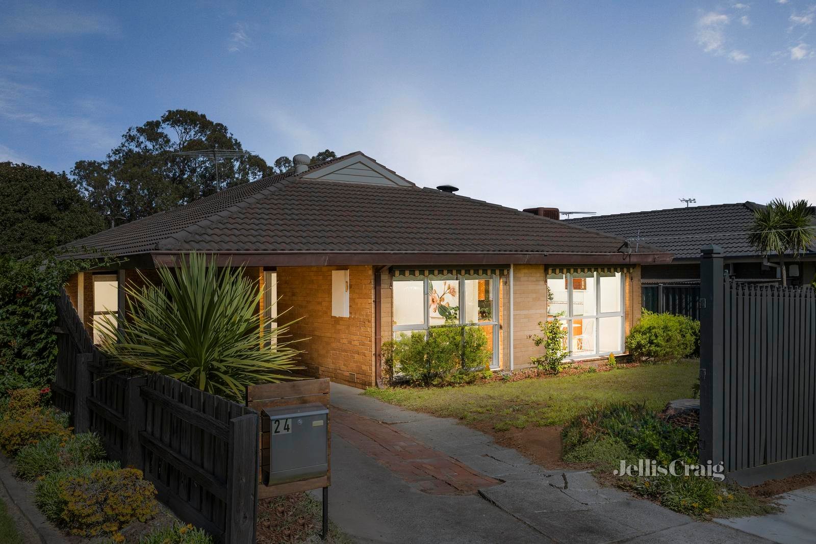 24 Sussex Street, Bundoora image 1