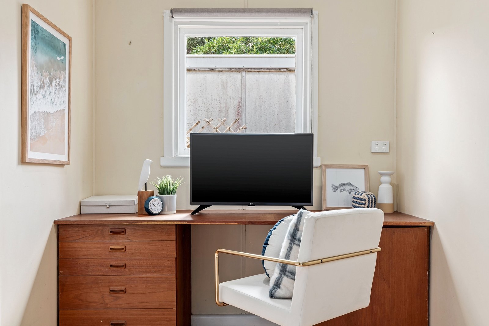 Property Gallery Thumbnail 9