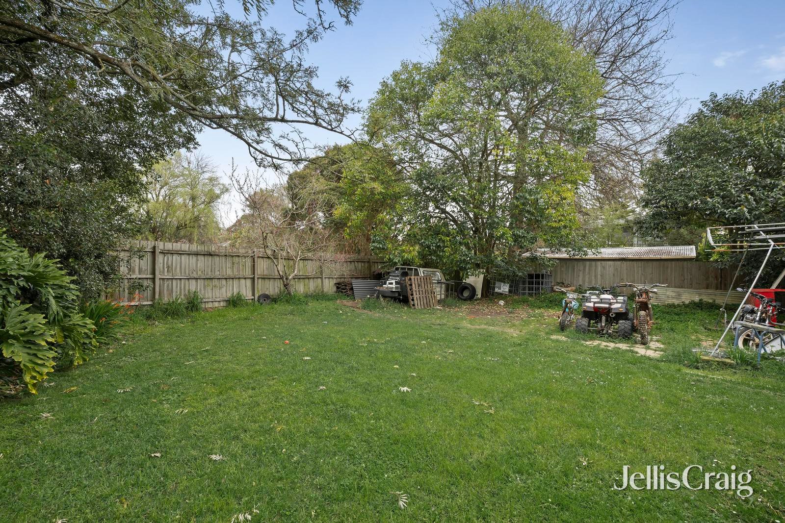 24 Swinburne Avenue, Mooroolbark image 11