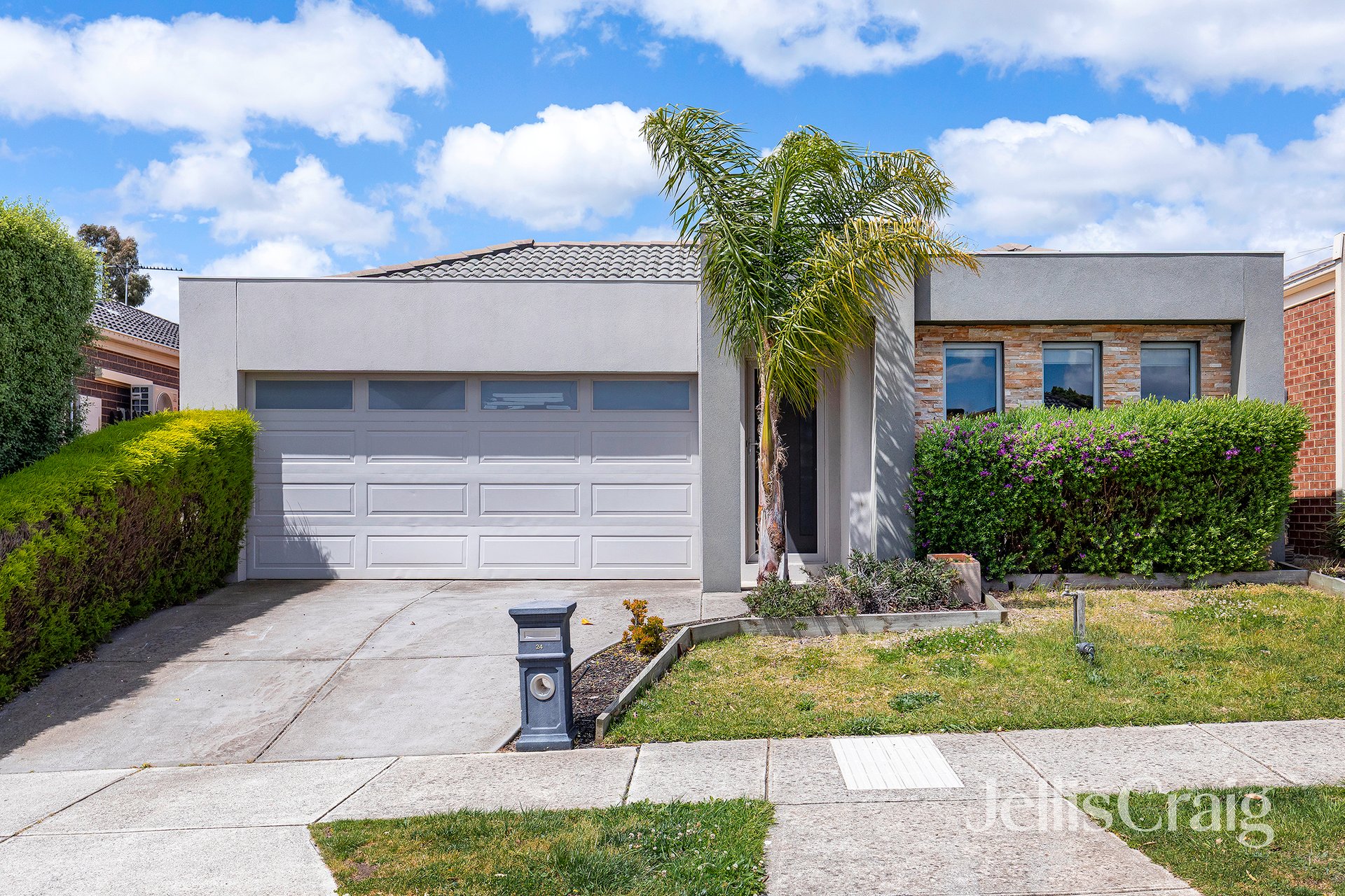 24 Tallis Grove, Doreen image 1