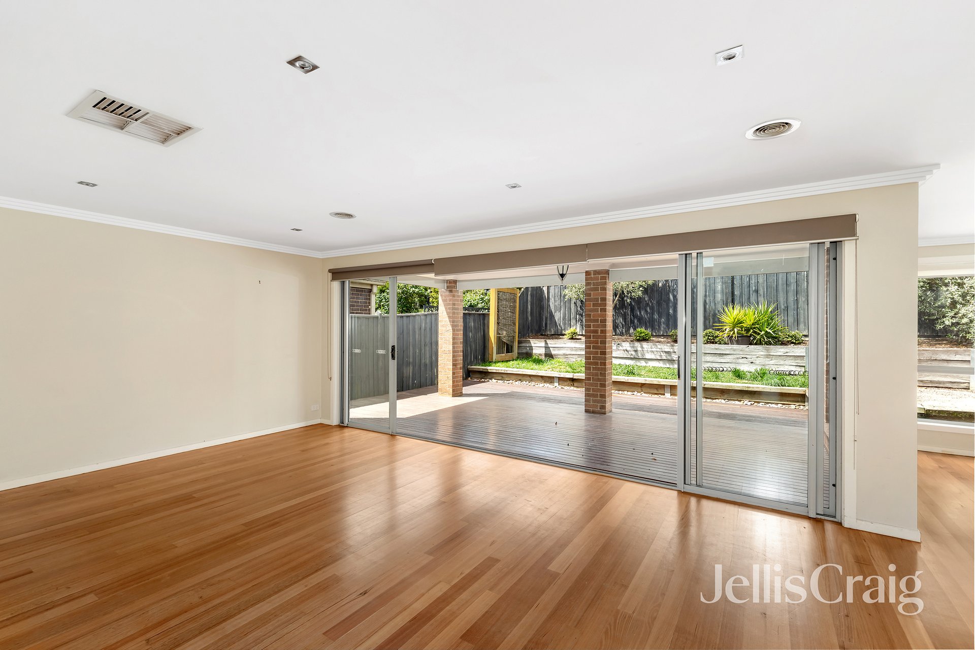 24 Tallis Grove, Doreen image 2