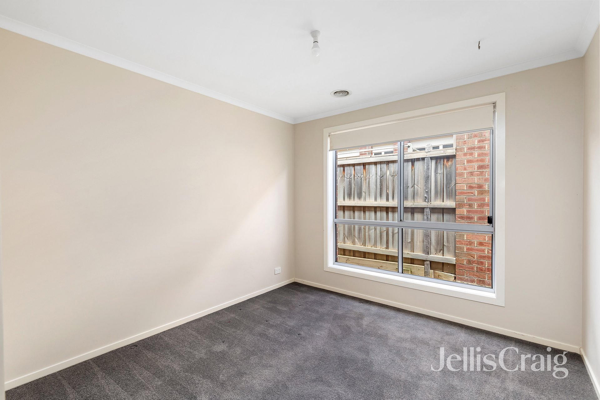 24 Tallis Grove, Doreen image 8