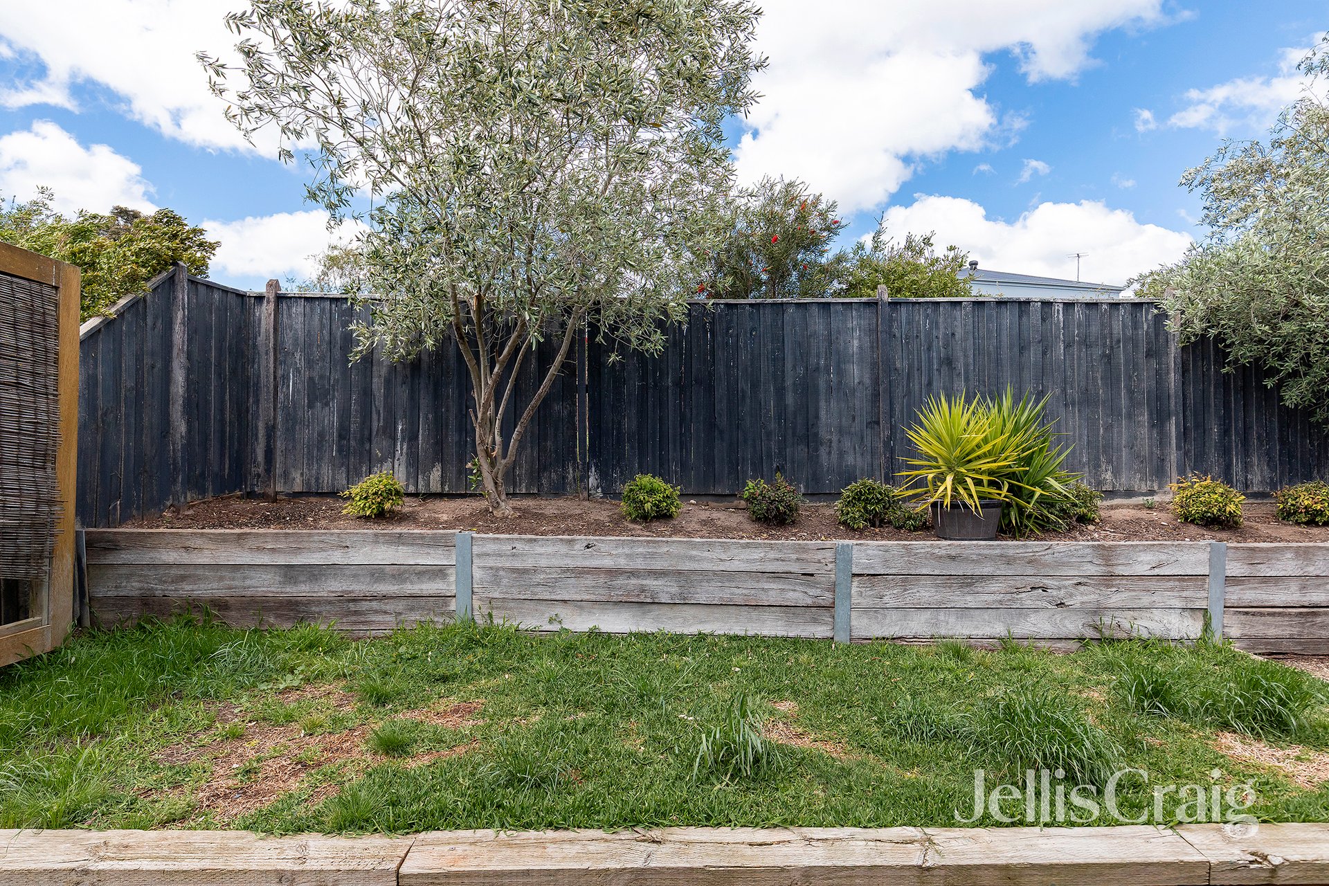 24 Tallis Grove, Doreen image 11
