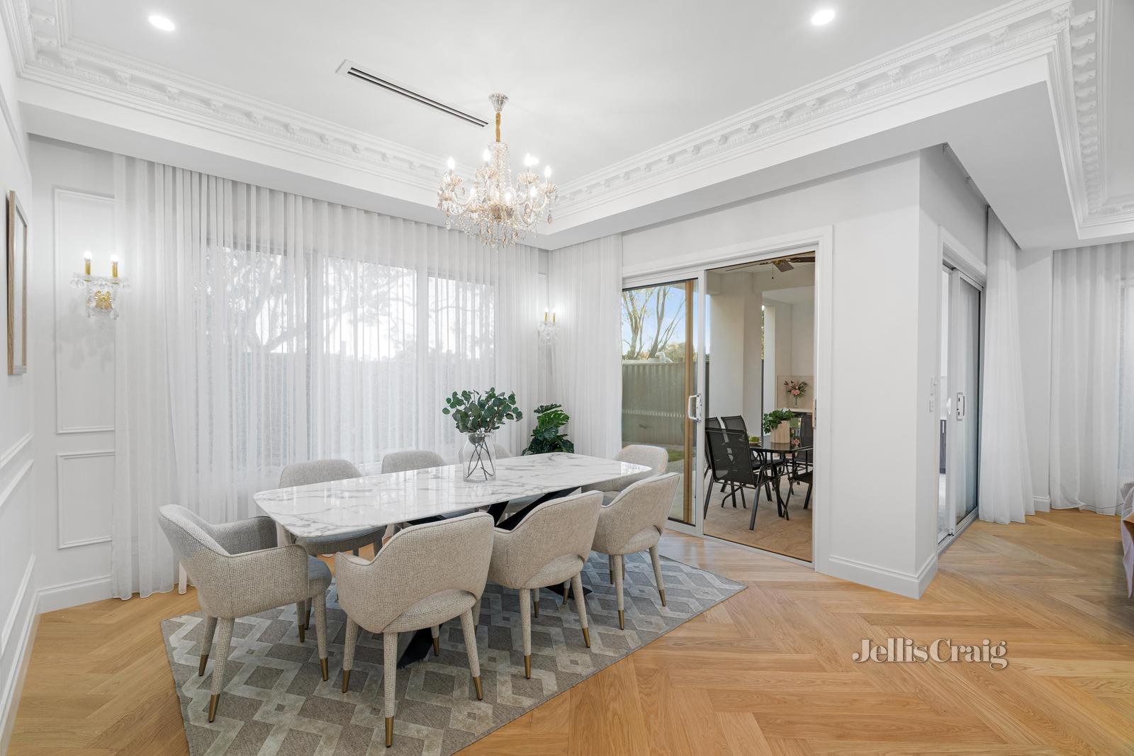 24 Tamarisk Avenue, Glen Waverley image 10