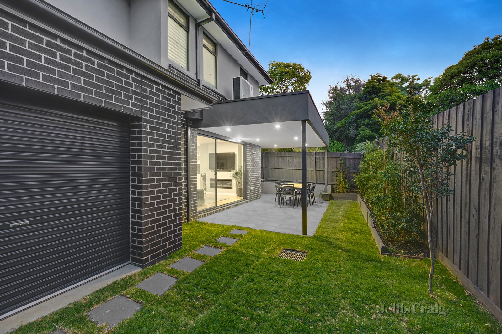 2/4 Taylor Street, Ashburton image 8