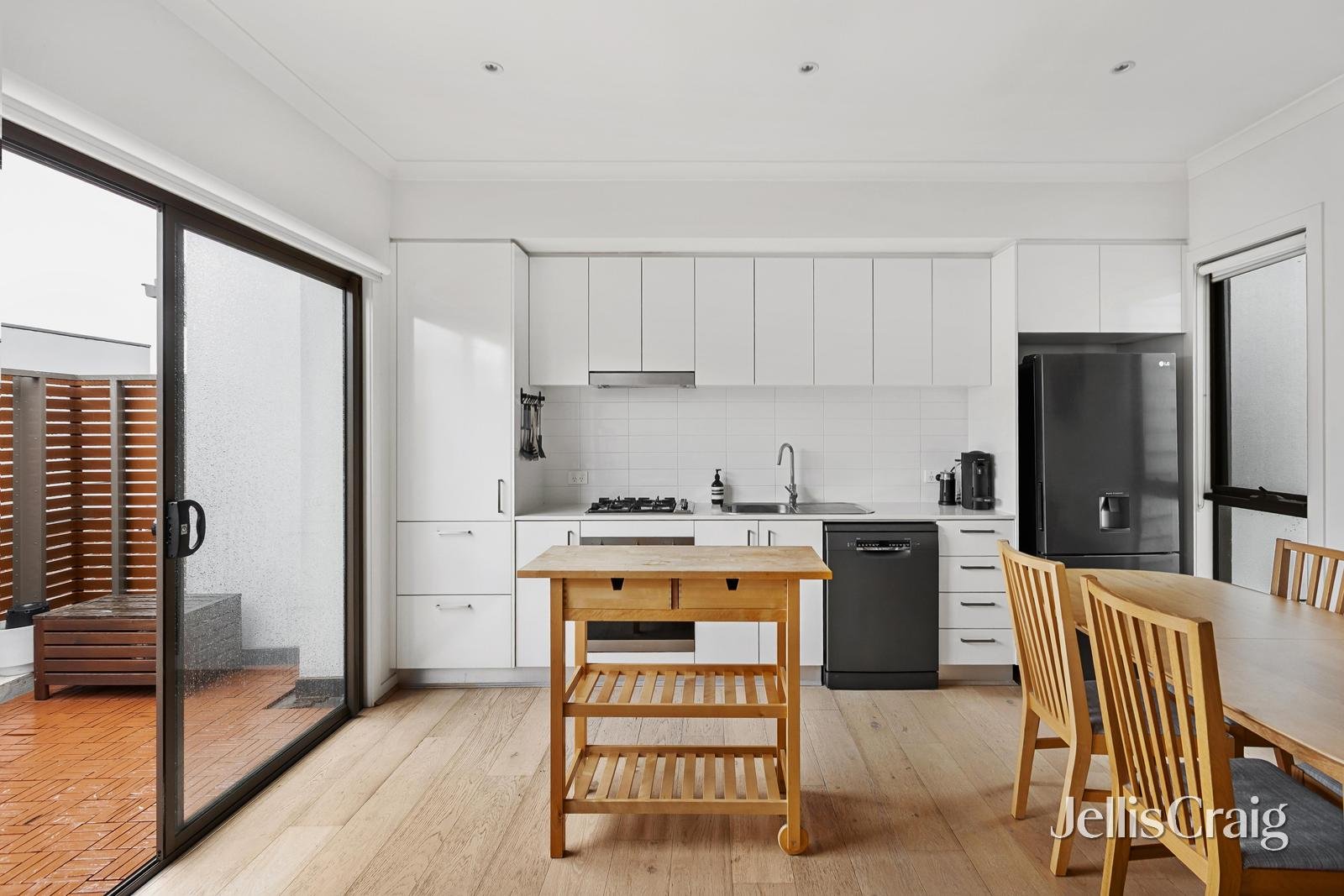 2/4 Tennyson Street, Highett image 3