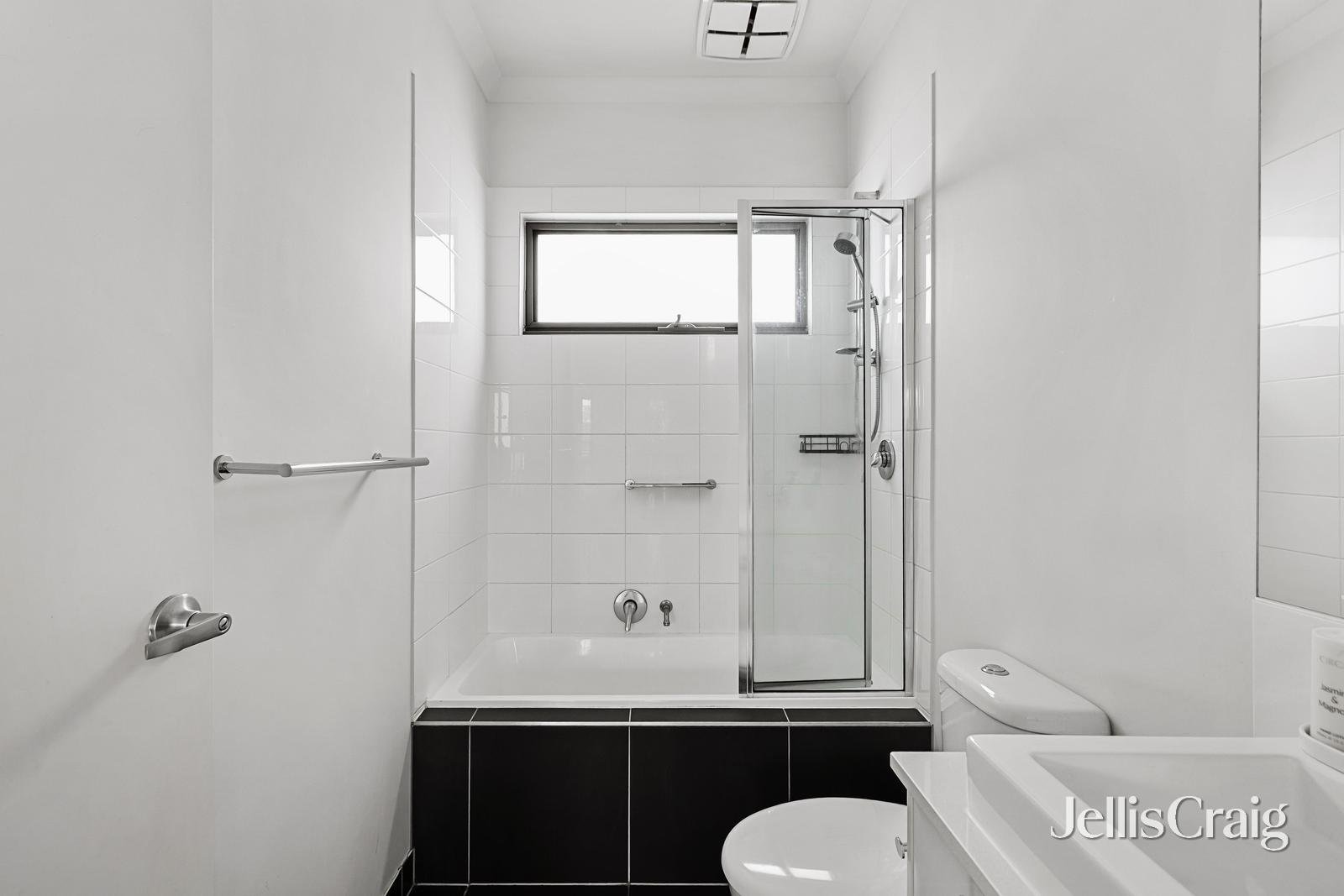 2/4 Tennyson Street, Highett image 8
