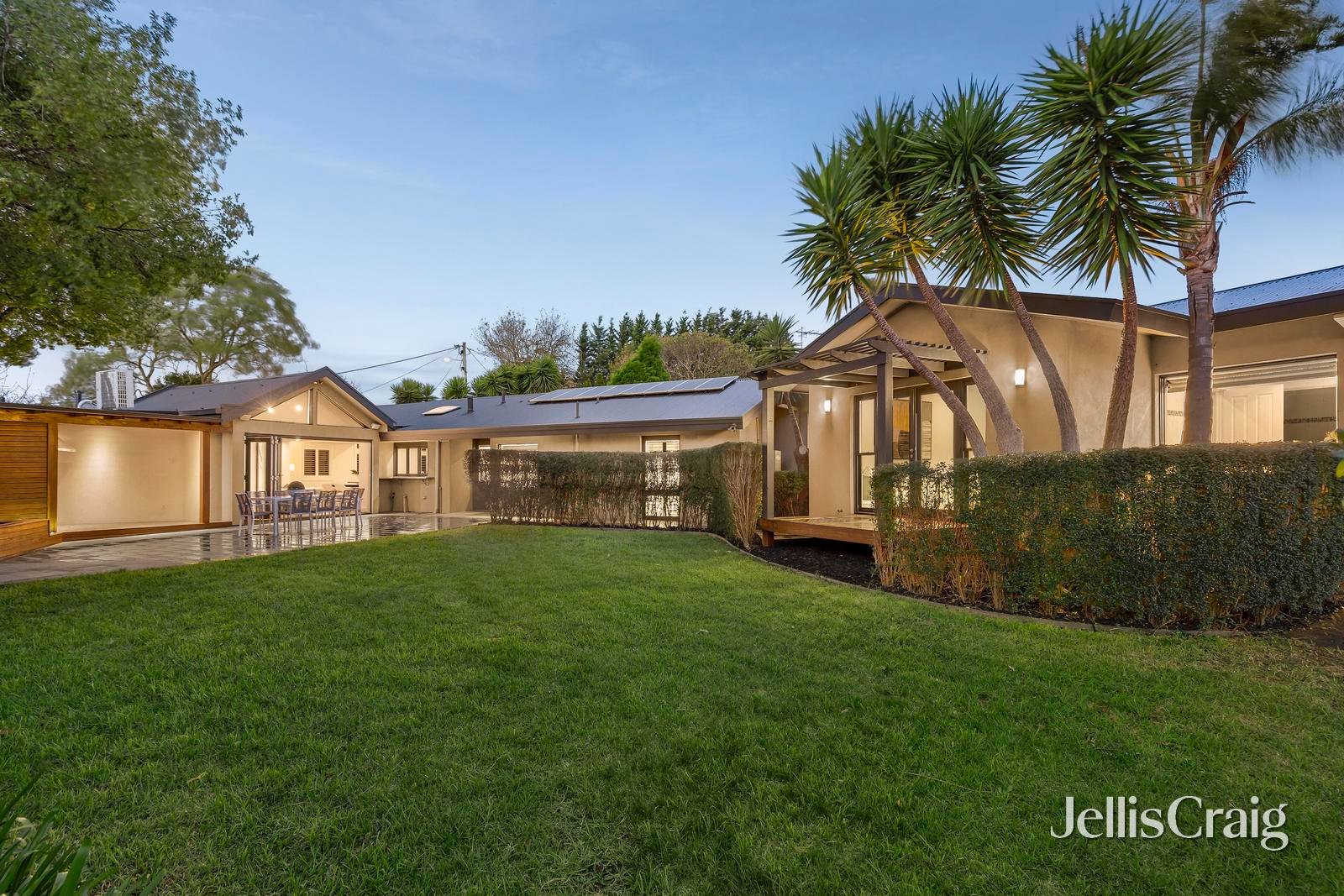 24 The Glen, Donvale image 2