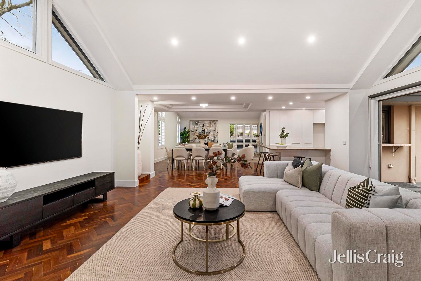 24 The Glen, Donvale image 3