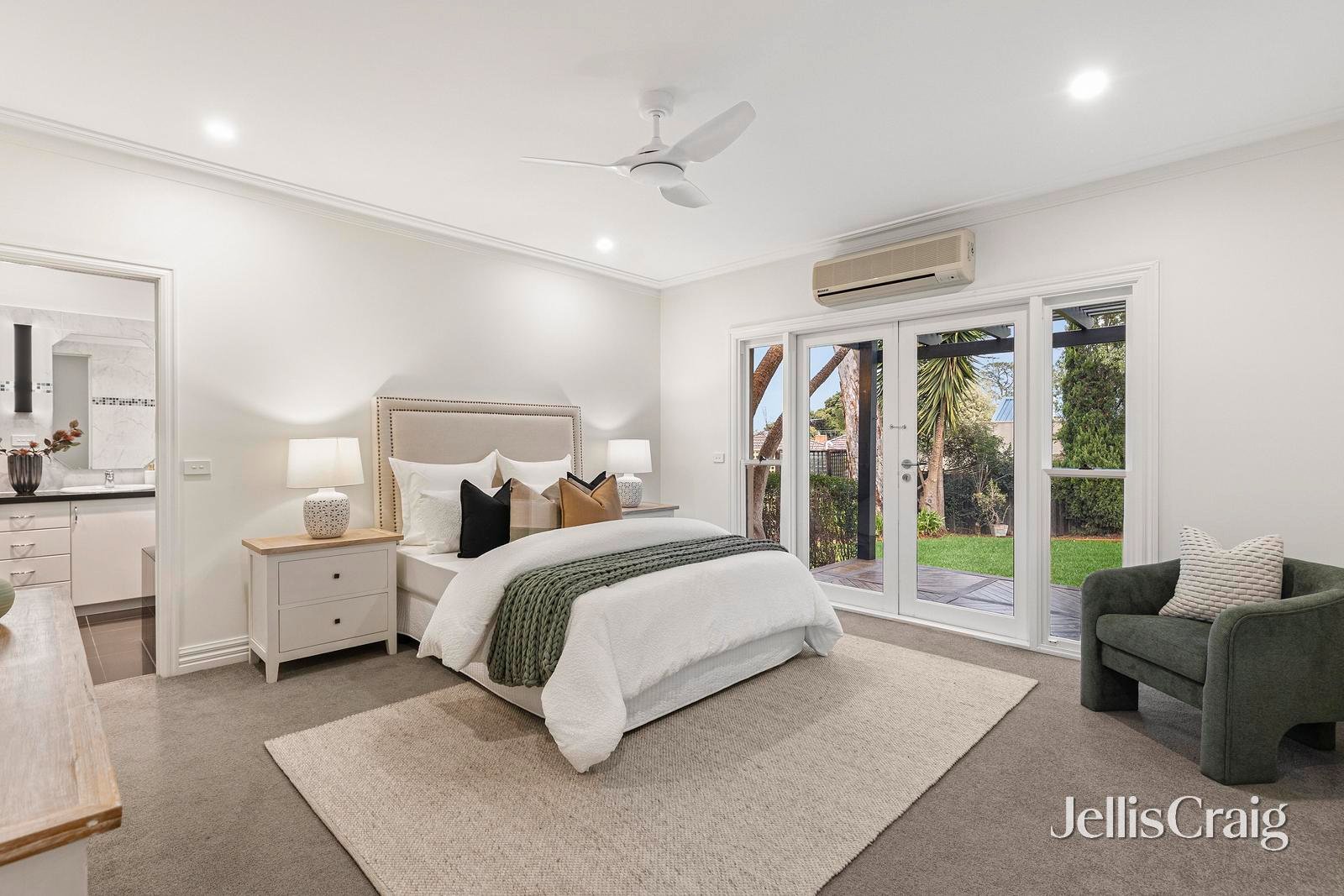 24 The Glen, Donvale image 8