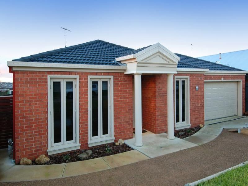 24 The Vinyard, Waurn Ponds image 1