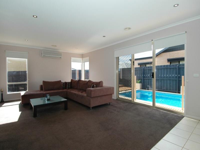 24 The Vinyard, Waurn Ponds image 3