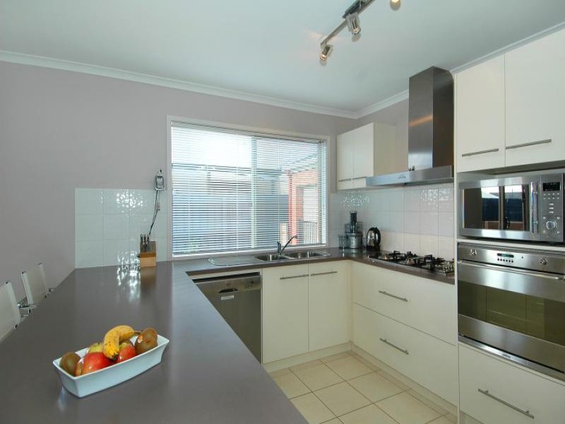 24 The Vinyard, Waurn Ponds image 4