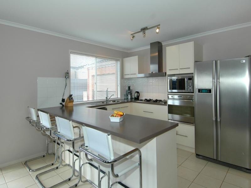 24 The Vinyard, Waurn Ponds image 8
