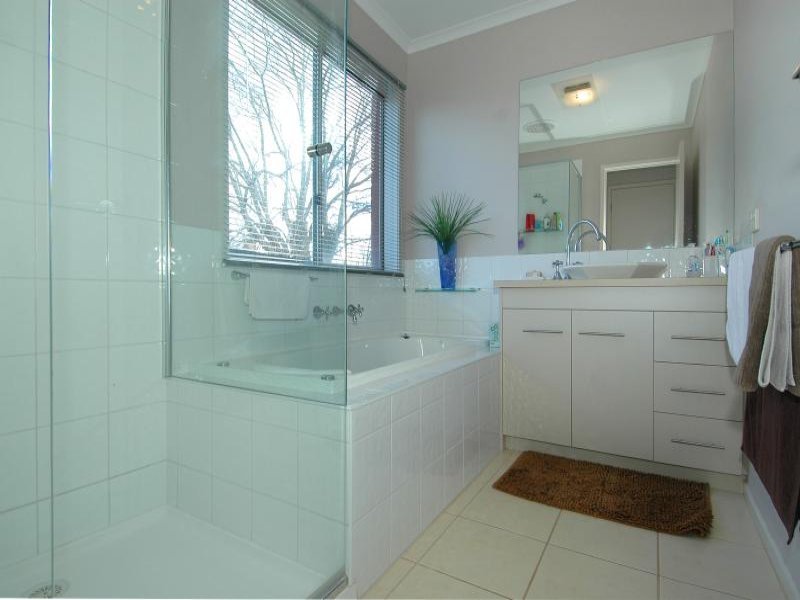 24 The Vinyard, Waurn Ponds image 10