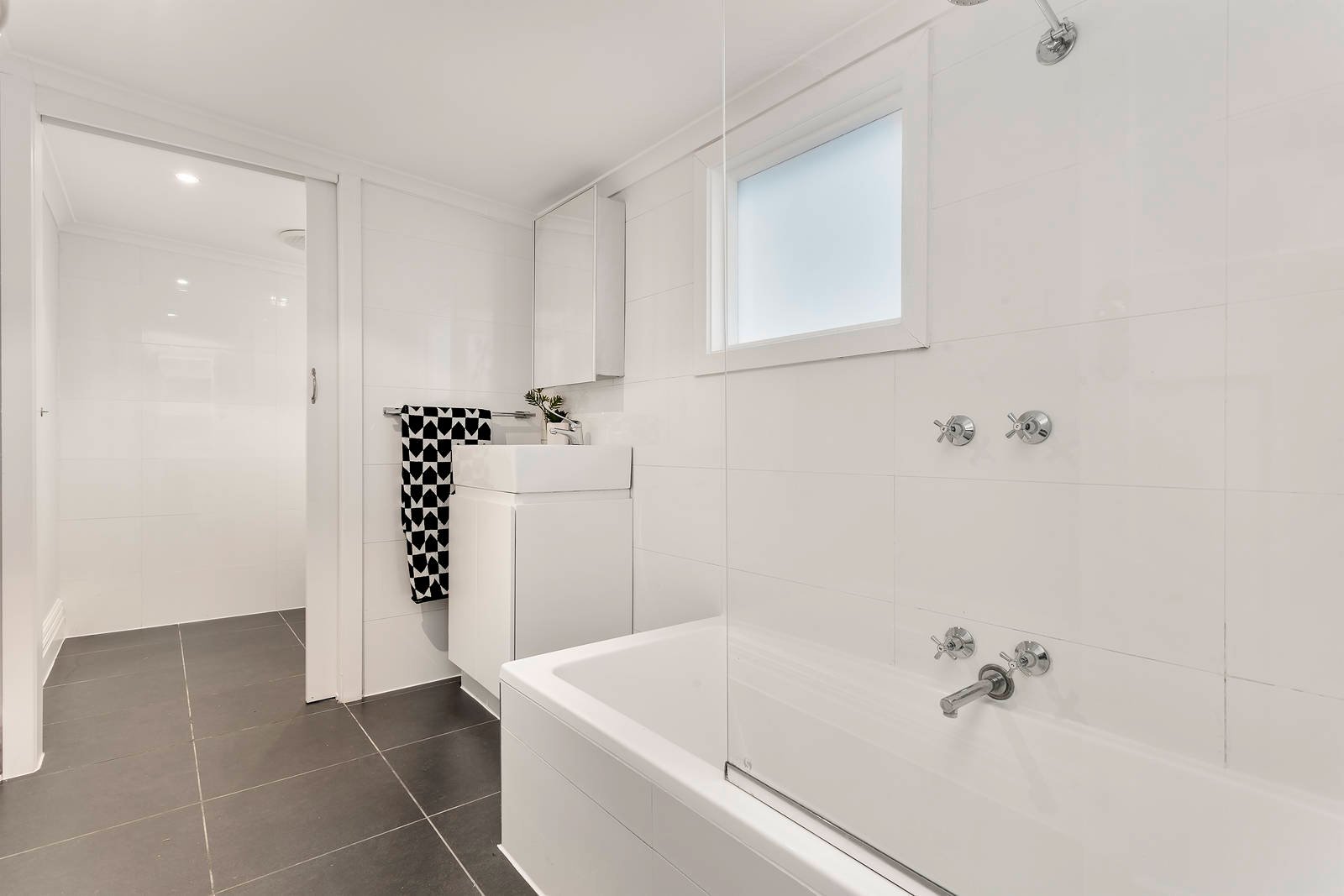 Property Gallery Thumbnail 11