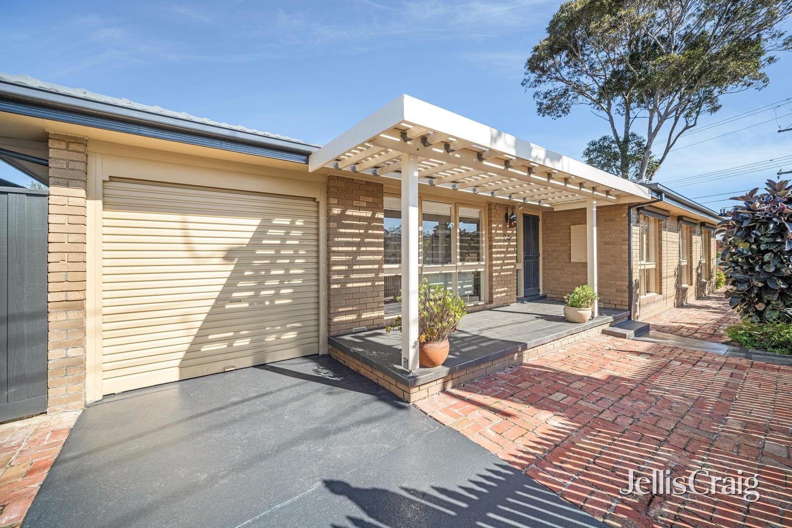 24 Tiffany Avenue, Cheltenham image 1