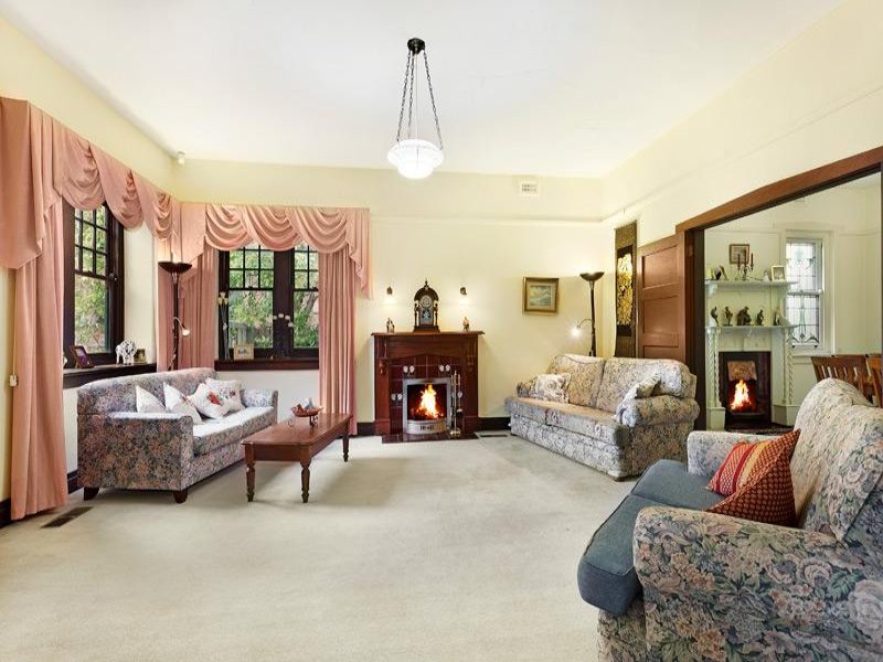 24 Tourello Avenue, Hawthorn East image 2